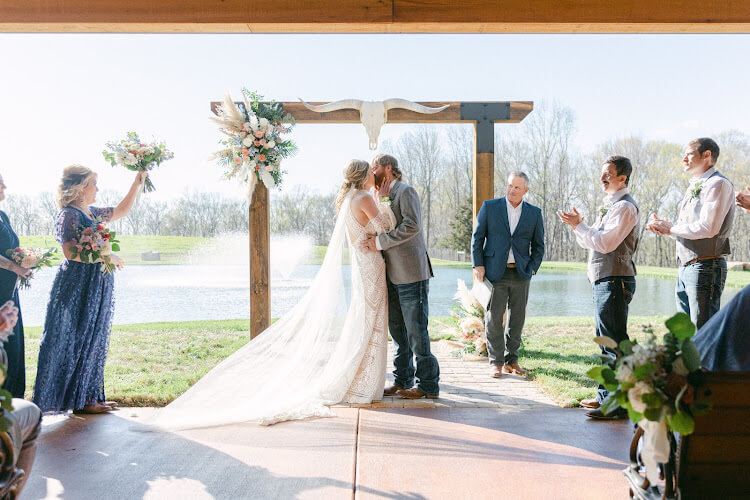 Bell-Bottom-Ranch-Wedding-Venue.jpg