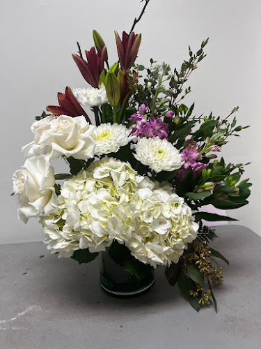 Bloomberry-flowers-and-gifts.jpg
