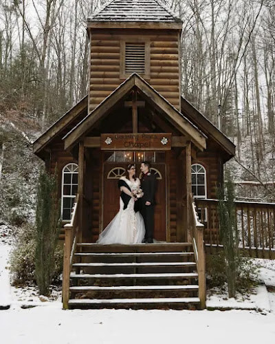 Country-Pines-Chapel.jpg