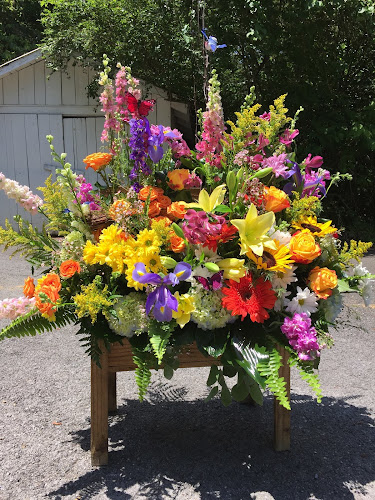 From-The-Heart-Flowers-and-Gifts.jpg