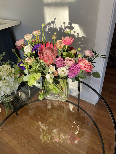 Holliday-Flowers-and-Events-Inc.jpg