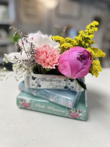 Ivy-Corner-Gift-and-Flower-Shoppe.jpg