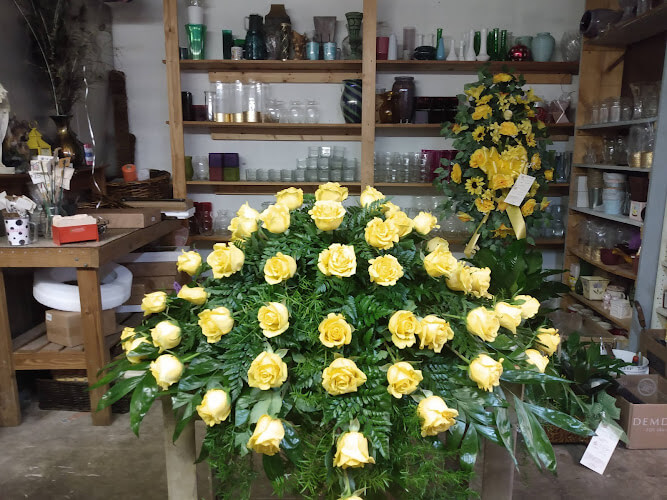 Marilyns-Flowers-and-Gifts.jpg