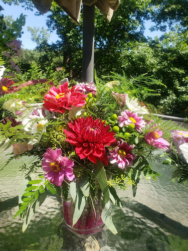Petal-Pushers-Floral-Design-Studio.jpg